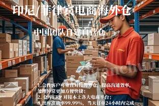 瓜迪奥拉年轻时曾客串时装模特走秀！看得出他很不喜欢这份工作！